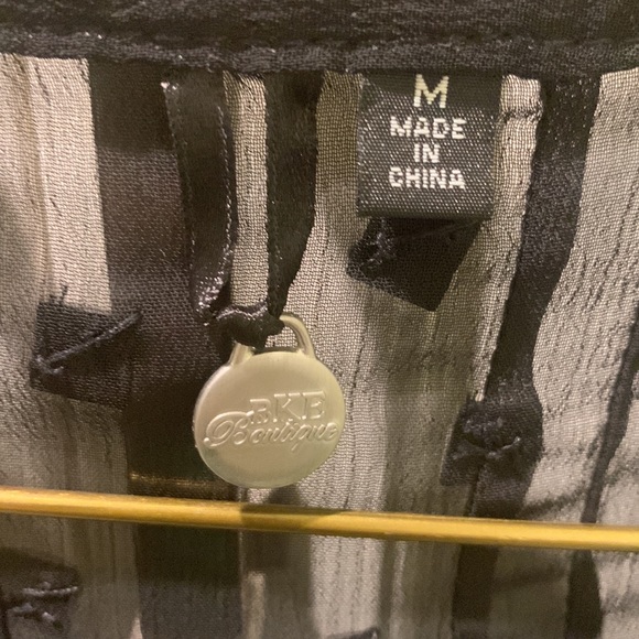 Sheer black blouse from Buckle - Picture 2 of 8